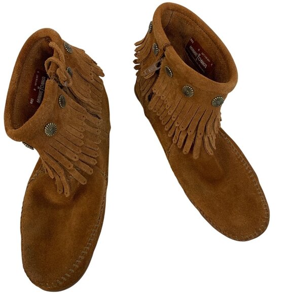 Minnetonka Sz 8 Womens Suede Fringe Moccasin Boots Tan Stud Zip Used - Picture 15 of 15